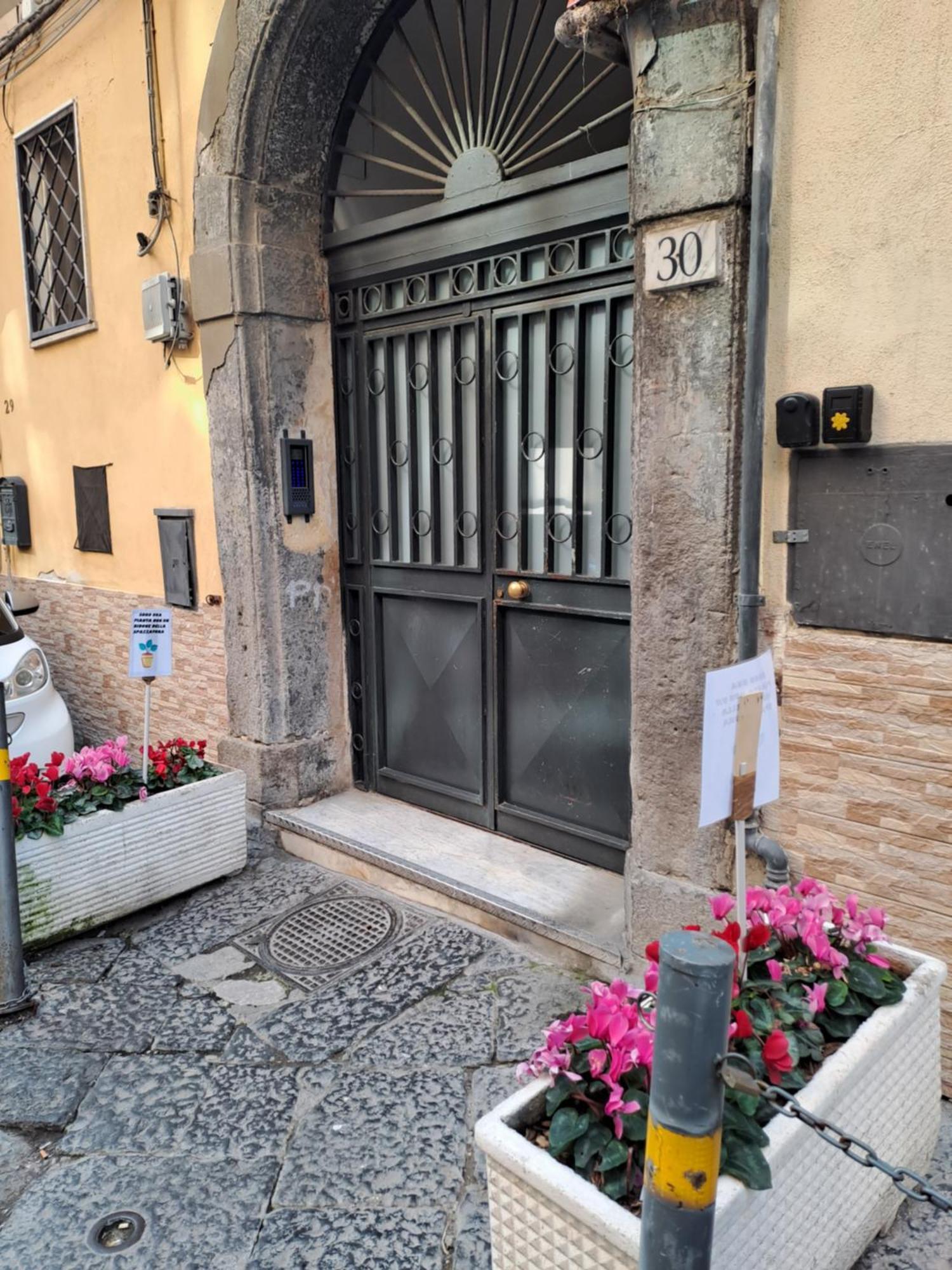 Al Numero 1 Napoli Bagian luar foto